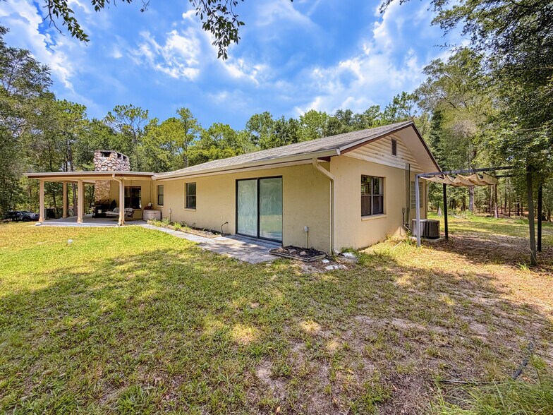 More Photos Of 26311 Willow St, Brooksville Specialty For Sale