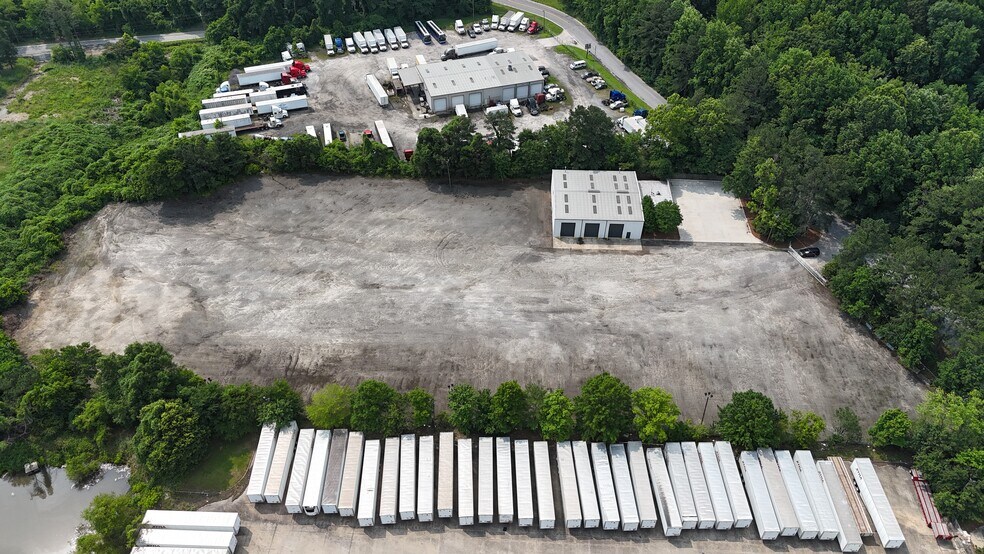 More Photos Of 4470 Bowman Industrial Ct, Conley Warehouse For Lease