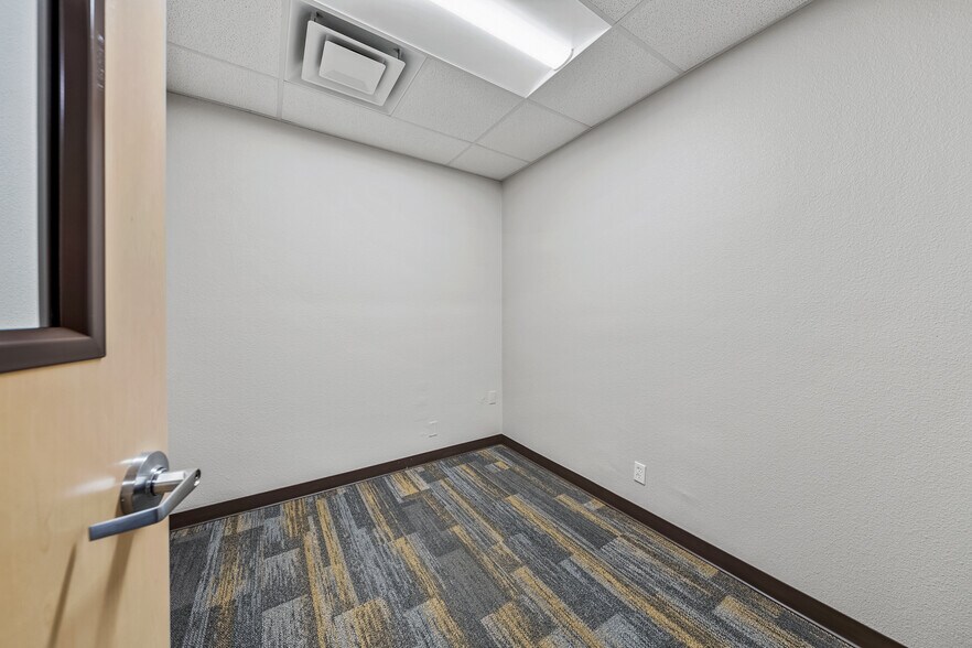 More Photos Of 2166 NW Vine St, Grants Pass Medical For Sale
