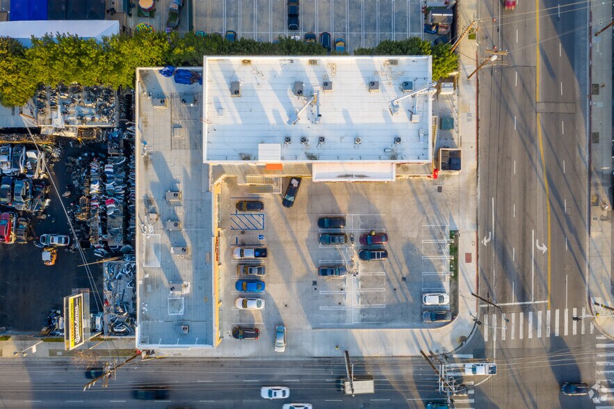 More Photos Of 7600-7614 Balboa Blvd, Van Nuys Storefront Retail Office For Sale