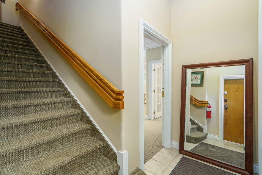 More Photos Of 206 E Liberty St, Milford Office For Sale