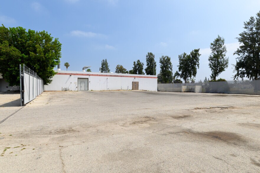 More Photos Of 9030 Winnetka Ave, Northridge Industrial For Lease