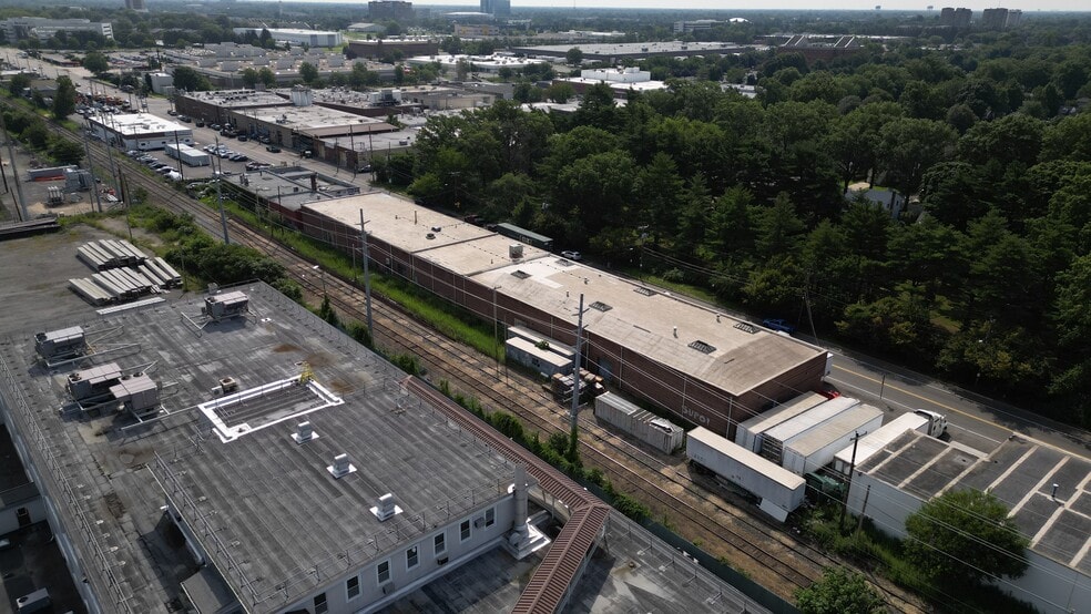More Photos Of 75-79 Commercial Ave, Garden City Warehouse For Lease