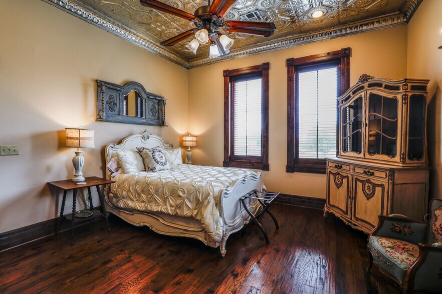 More Photos Of 119 N Main St, Jacksboro Hospitality For Sale