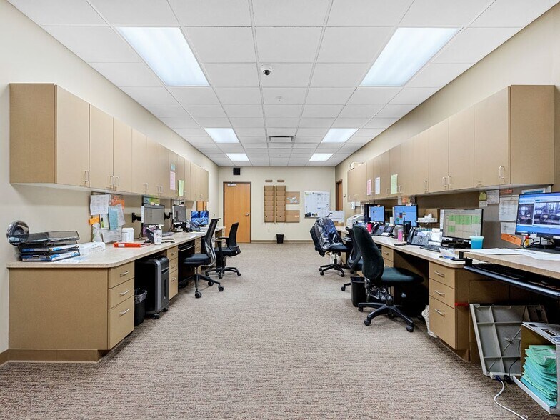 More Photos Of 4706 New Horizons Blvd, Appleton Medical For Sale