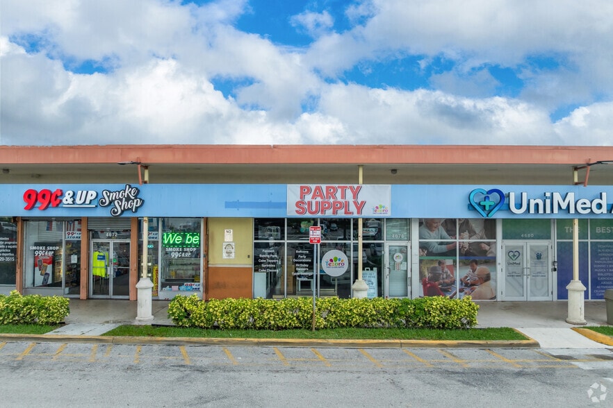 More Photos Of 4500-4698 NW 183rd St, Miami Gardens Storefront For Lease