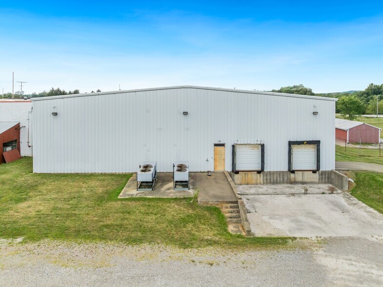 More Photos Of 1400 Commerce Dr, New Lexington Distribution For Sale