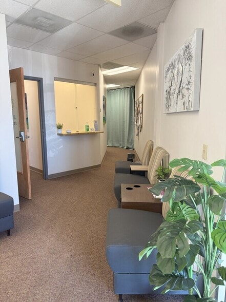 More Photos Of 965 S Kipling, Lakewood Medical For Sale