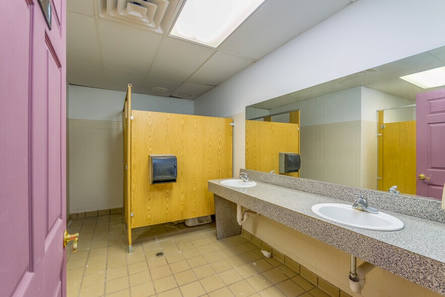 More Photos Of 107 S Main St, Almont Restaurant For Sale