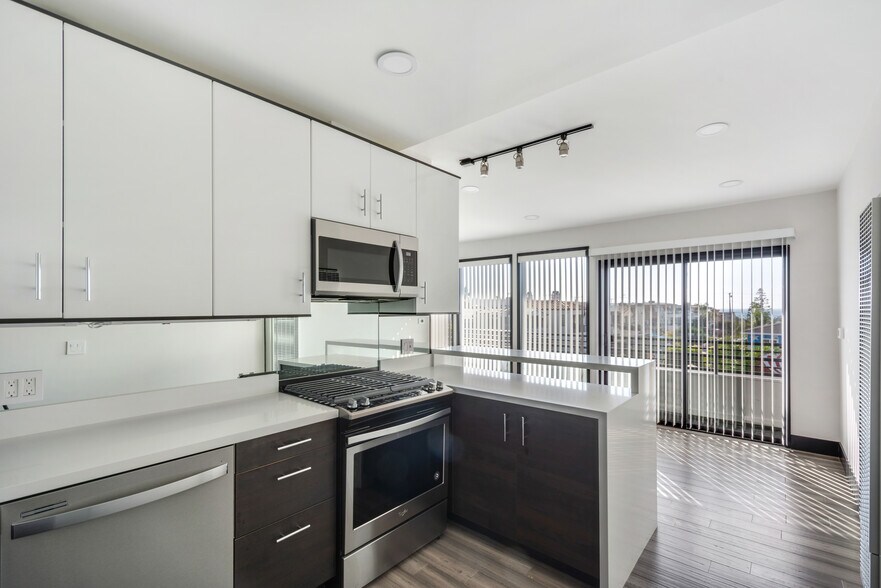 More Photos Of 1702 Hermosa Ave, Hermosa Beach Apartments For Sale