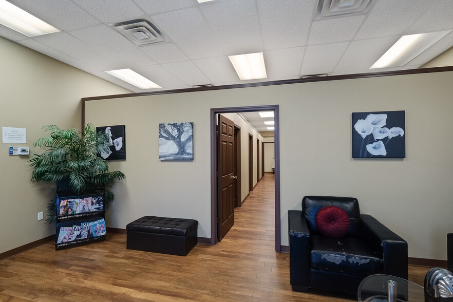 More Photos Of 1288 Sycamore View Rd, Memphis Medical For Sale