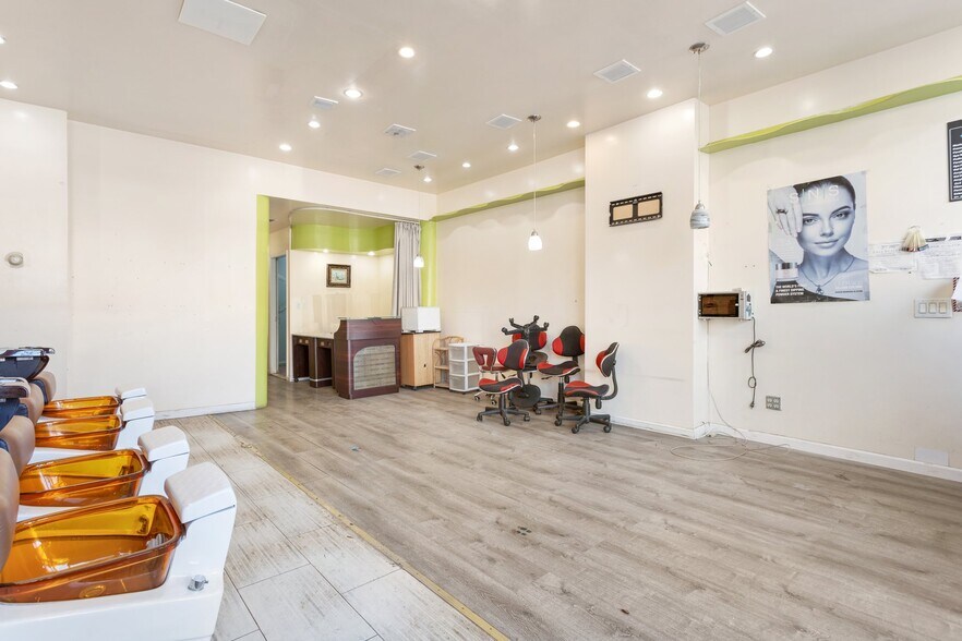 More Photos Of 2181 Steinway St, Astoria Storefront Retail Office For Lease