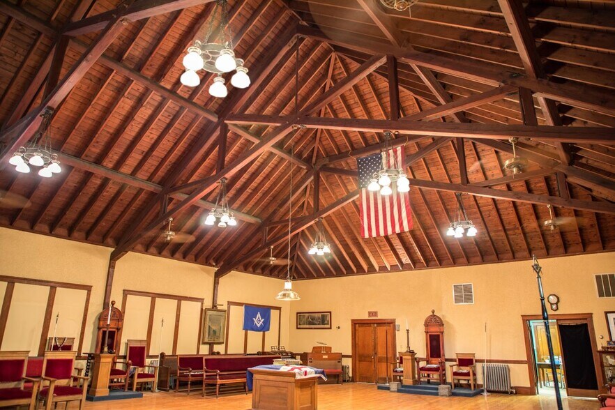 More Photos Of 125 Highland Ave, Somerville Religious Facility For Lease