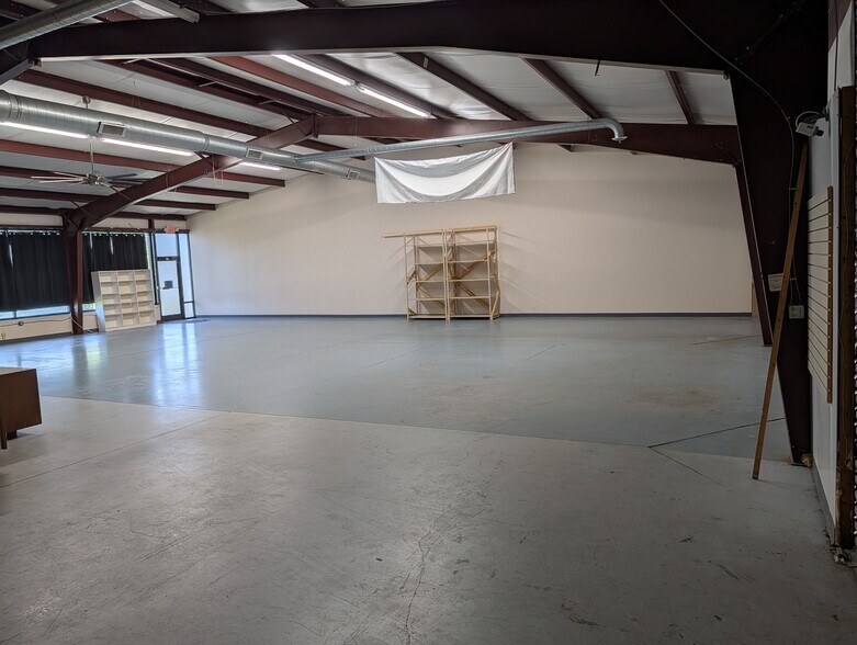 More Photos Of 5106 Wilkinson Blvd, Cramerton Freestanding For Lease