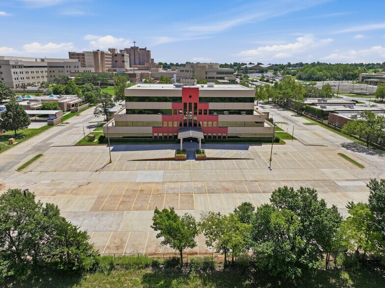 More Photos Of 13321 N Meridian Ave, Oklahoma City Medical For Lease