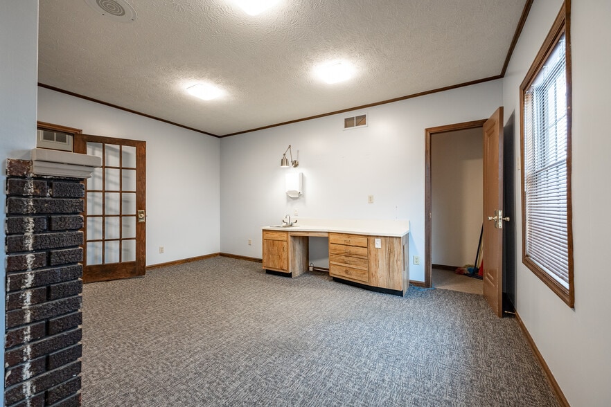 More Photos Of 814 E Washington St, Greencastle Medical For Sale