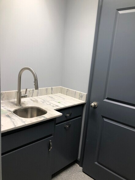 More Photos Of 2611 N Dumont Dr, Baton Rouge Warehouse For Lease