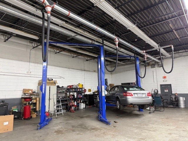 More Photos Of 8401-8409 Terminal Rd, Lorton Warehouse For Lease