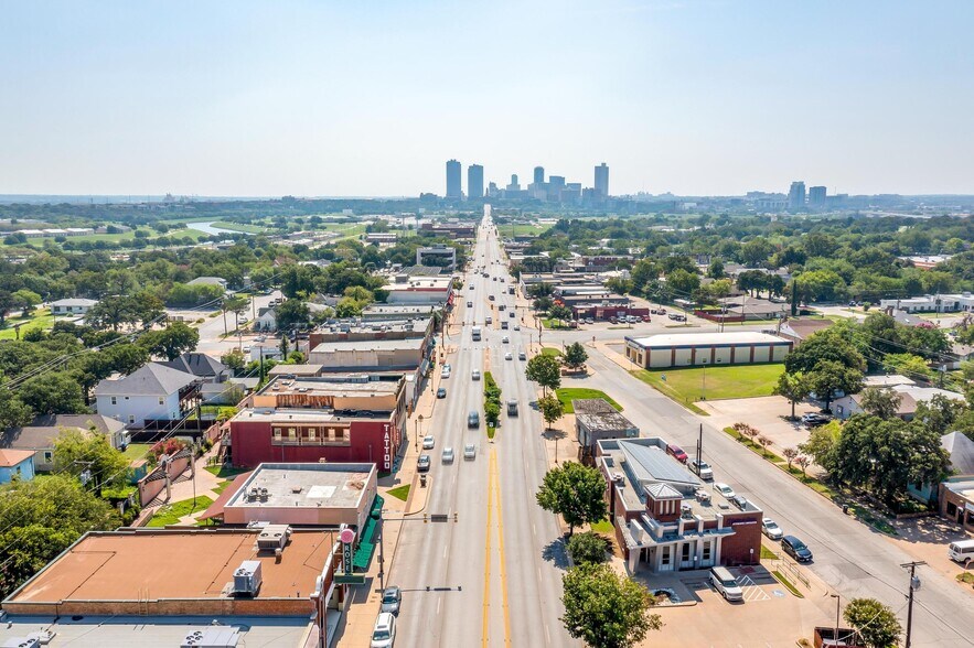 More Photos Of 1434 N Main St, Fort Worth Storefront Retail Office For Lease