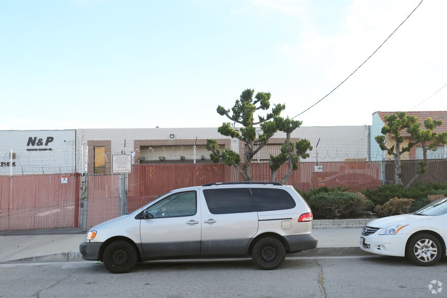 More Photos Of 21434 Osborne St, Chatsworth Light Manufacturing For Lease