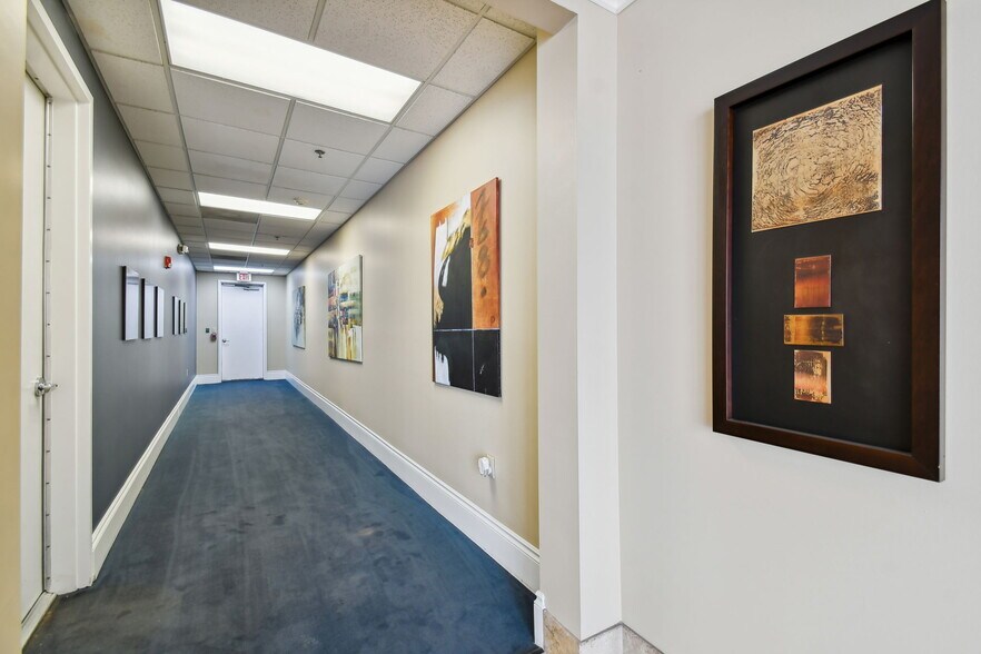 More Photos Of 119 N 11th St, Tampa Office For Sale