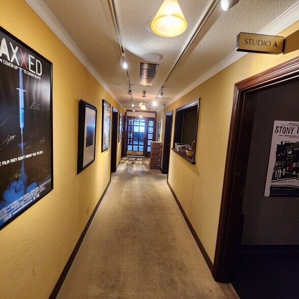 More Photos Of 120 S Victory Blvd, Burbank Loft Creative Space For Lease