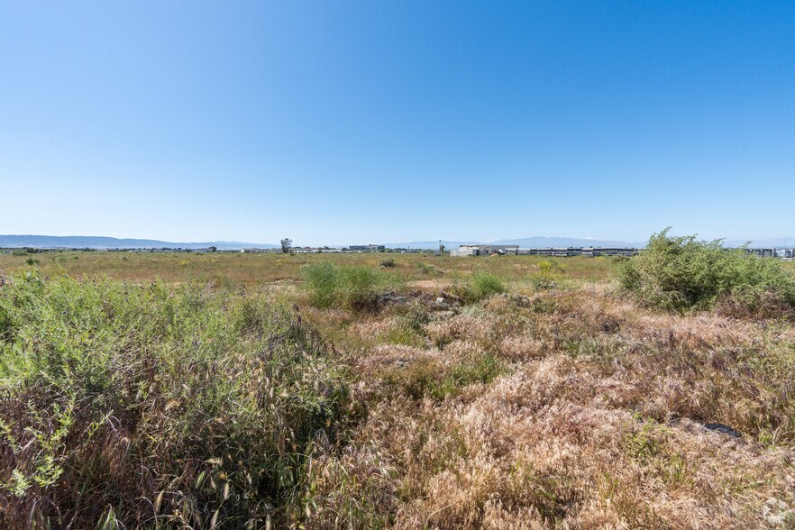 More Photos Of W Avenue L4 @ Sierra Highway, Lancaster Distribution For Sale