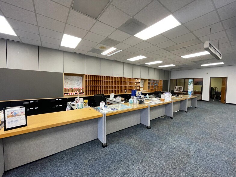 More Photos Of 2100 S Tamiami Trl, Venice Office For Lease