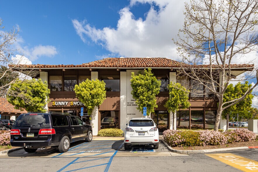 More Photos Of 23601 Moulton Pky, Laguna Hills Medical For Lease