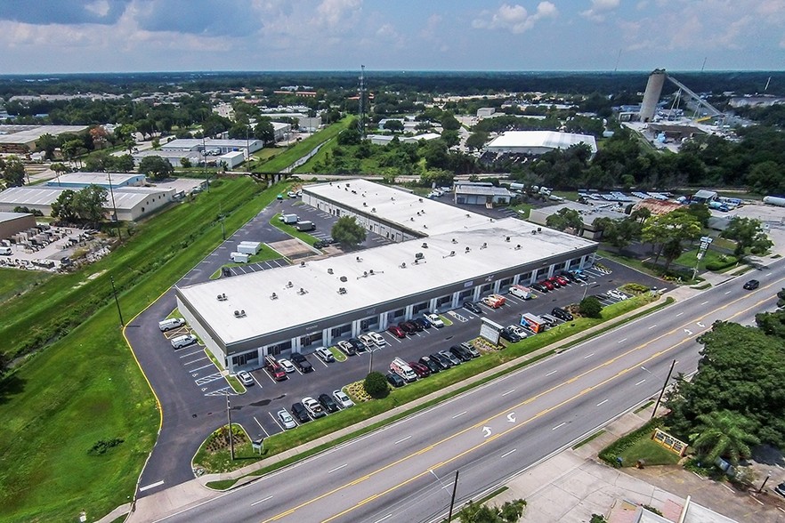 Primary Photo Of 6250-6270 Edgewater Dr, Orlando Light Distribution For Lease