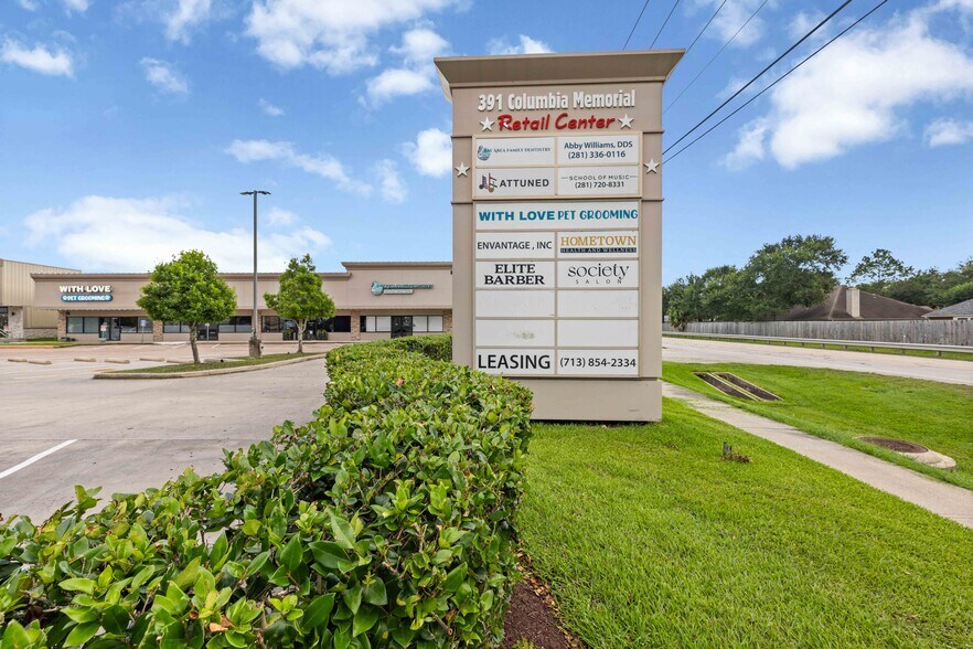 More Photos Of 395 Columbia Memorial Parkway, Kemah Storefront Retail Office For Lease