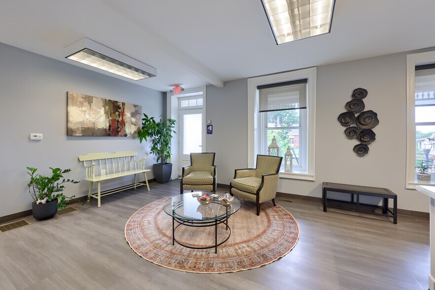 More Photos Of 390 E Main St, Ephrata Office For Sale