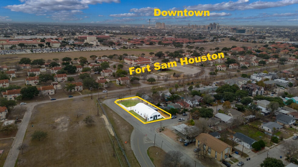 More Photos Of 322 Lucas St, San Antonio Auto Repair For Lease