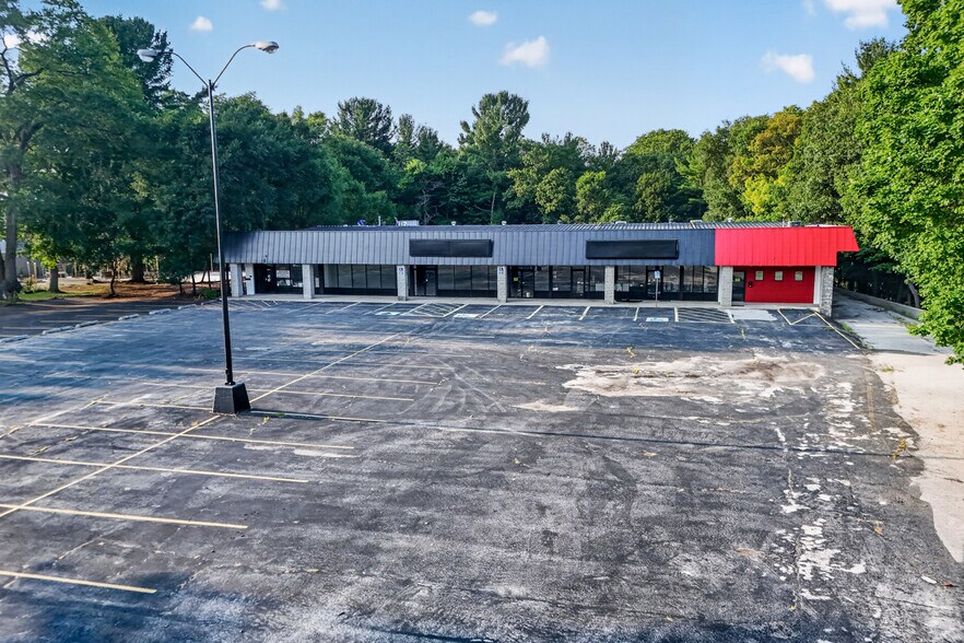 More Photos Of 1006 E Colby St, Whitehall Storefront Retail Office For Sale