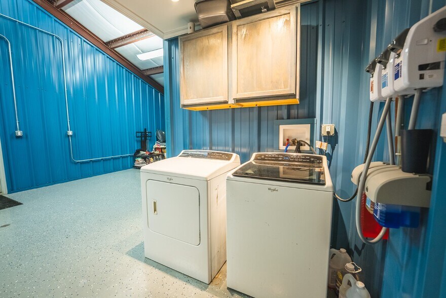 More Photos Of 19462 Lee Hwy, Abingdon General Retail For Sale