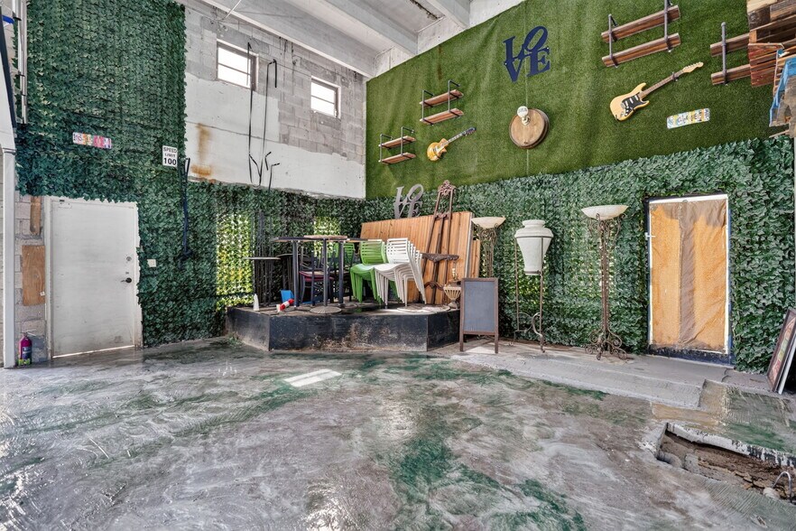 More Photos Of 8485-8499 NW 54th St, Miami Warehouse For Sale