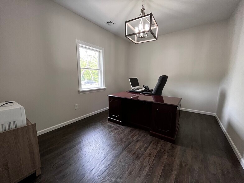 More Photos Of 593 Ramapo Valley Rd, Oakland Medical For Lease