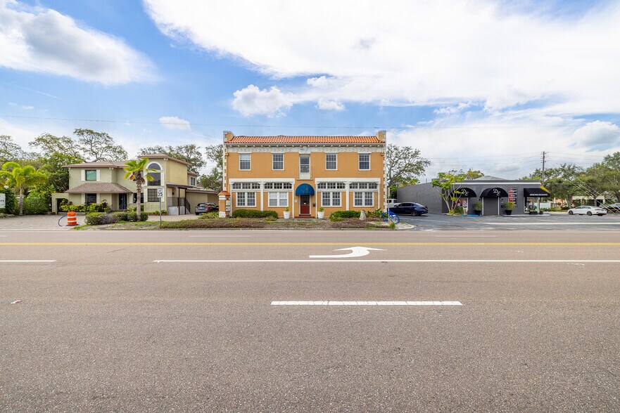More Photos Of 7024 Central Ave, Saint Petersburg Medical For Lease