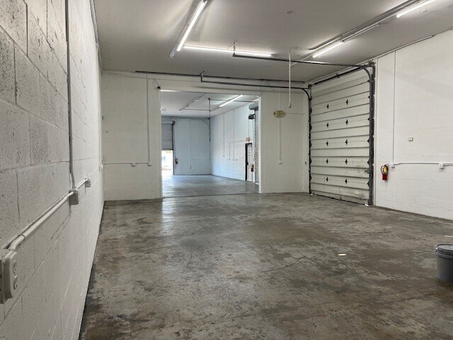 More Photos Of 1030 SE 12th Ct, Cape Coral Warehouse For Sale