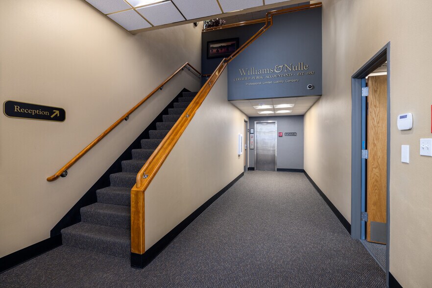 More Photos Of 407 Pine St, Mount Vernon Office Residential For Lease