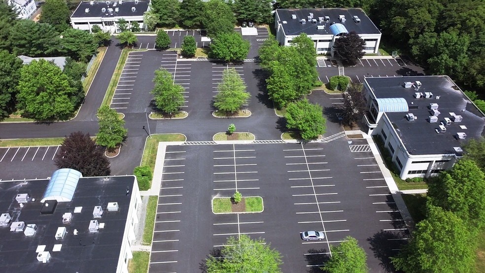 More Photos Of 49 State Rd, Dartmouth Medical For Lease