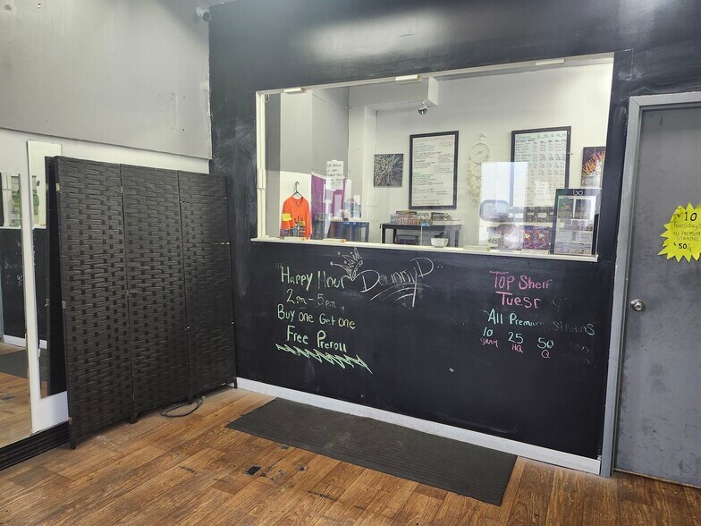 More Photos Of 1499 Main St E, Hamilton Storefront Retail Residential For Sale