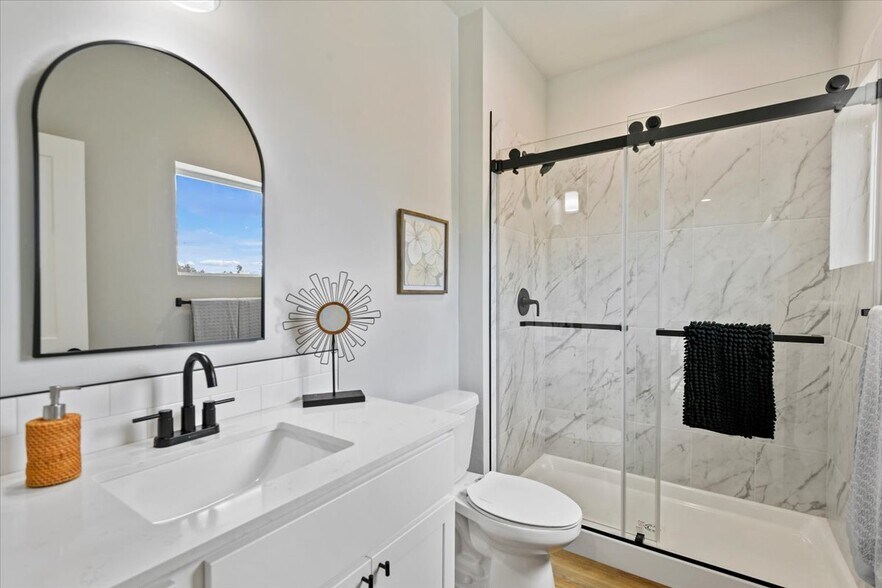 More Photos Of 7 6th St N, Nampa Apartments For Sale