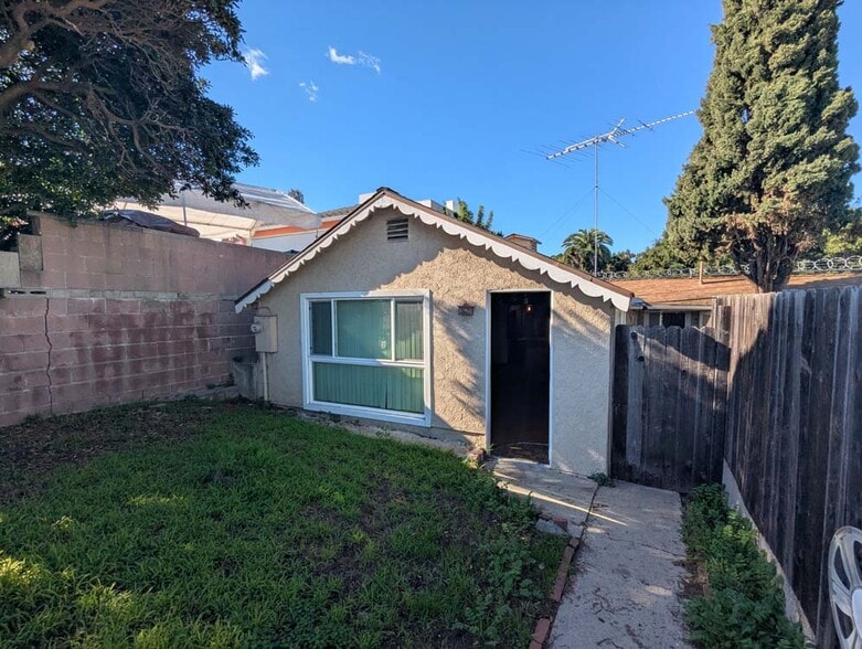 More Photos Of 702 Vesta St, Inglewood Manufacturing For Sale