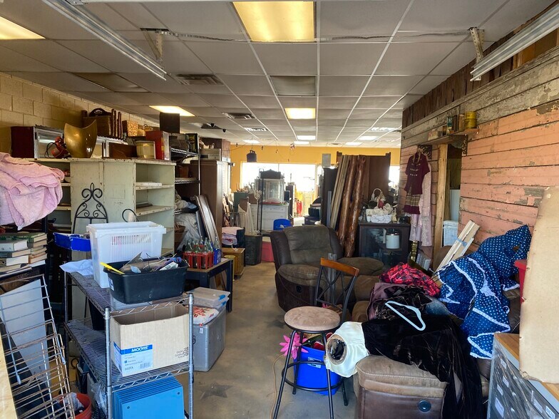 More Photos Of 357 W Austin St, Giddings General Retail For Sale
