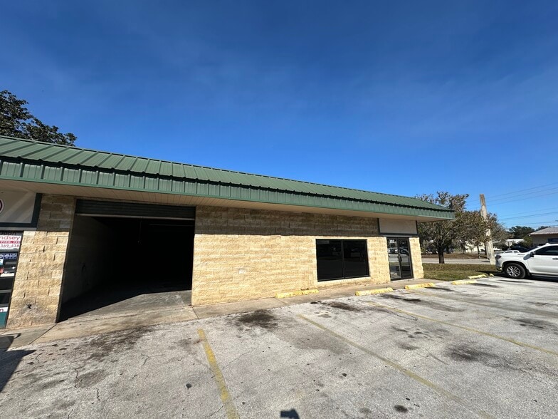 More Photos Of 1706 N Magnolia Ave, Ocala Storefront For Sale