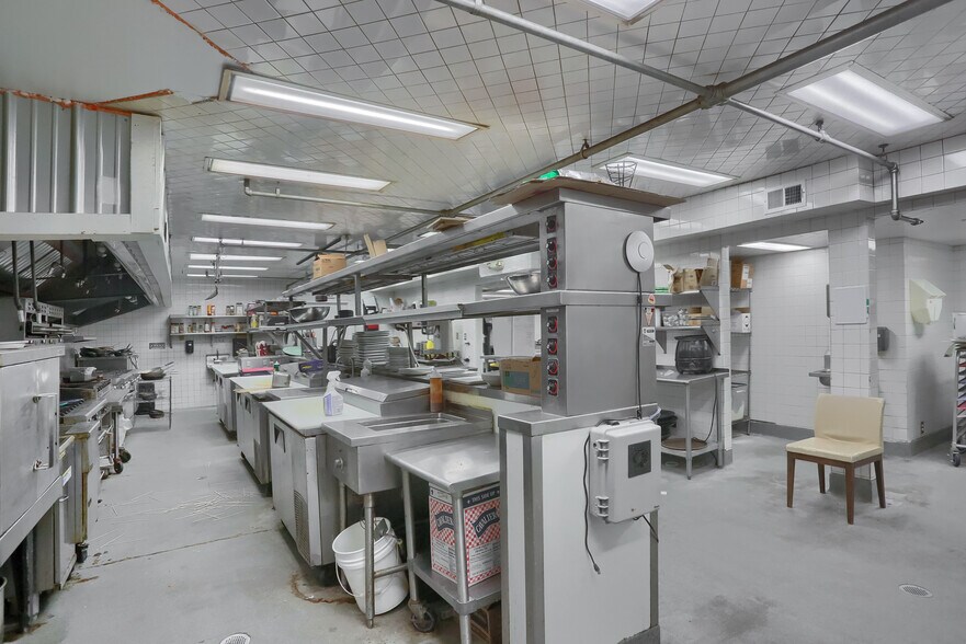 More Photos Of 634 Camp Horne Rd, Pittsburgh General Retail For Sale