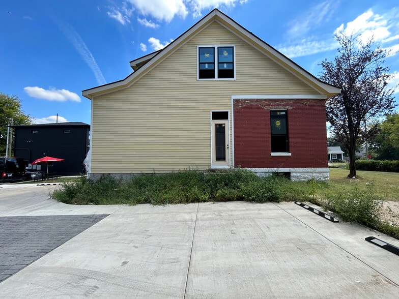 More Photos Of 1006 Monroe St, Nashville Restaurant For Lease