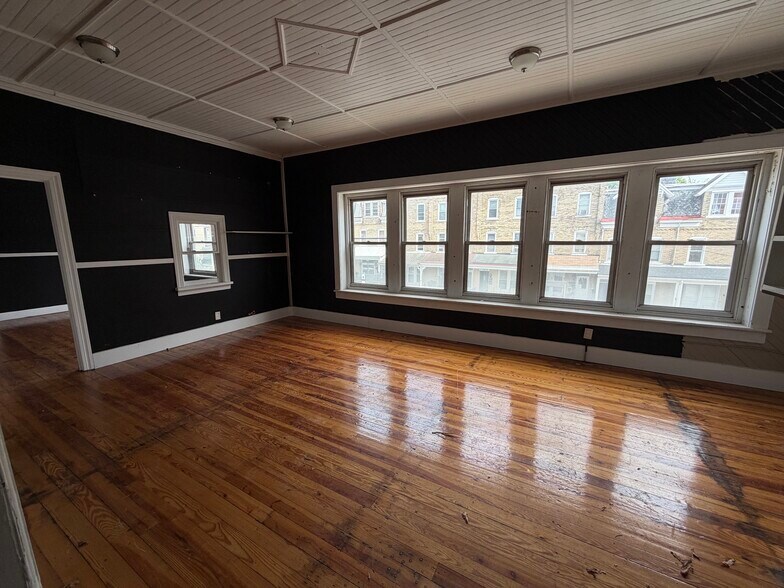 More Photos Of 921 W Washington St, Allentown Warehouse For Lease