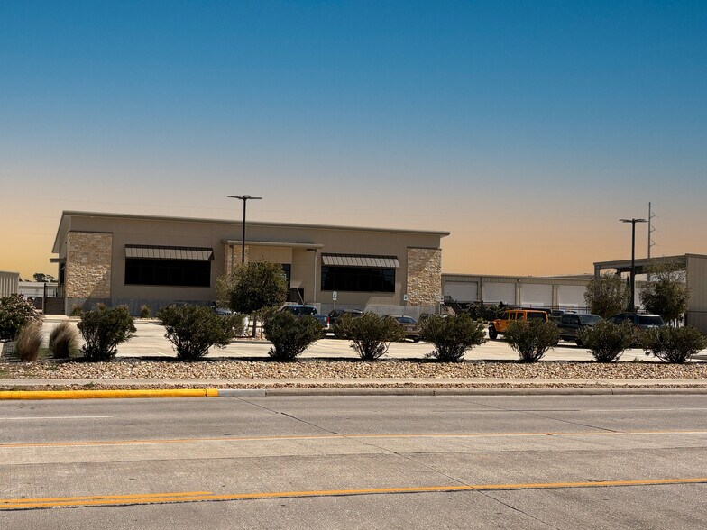 More Photos Of 1409 Waldron Rd, Corpus Christi Office For Sale